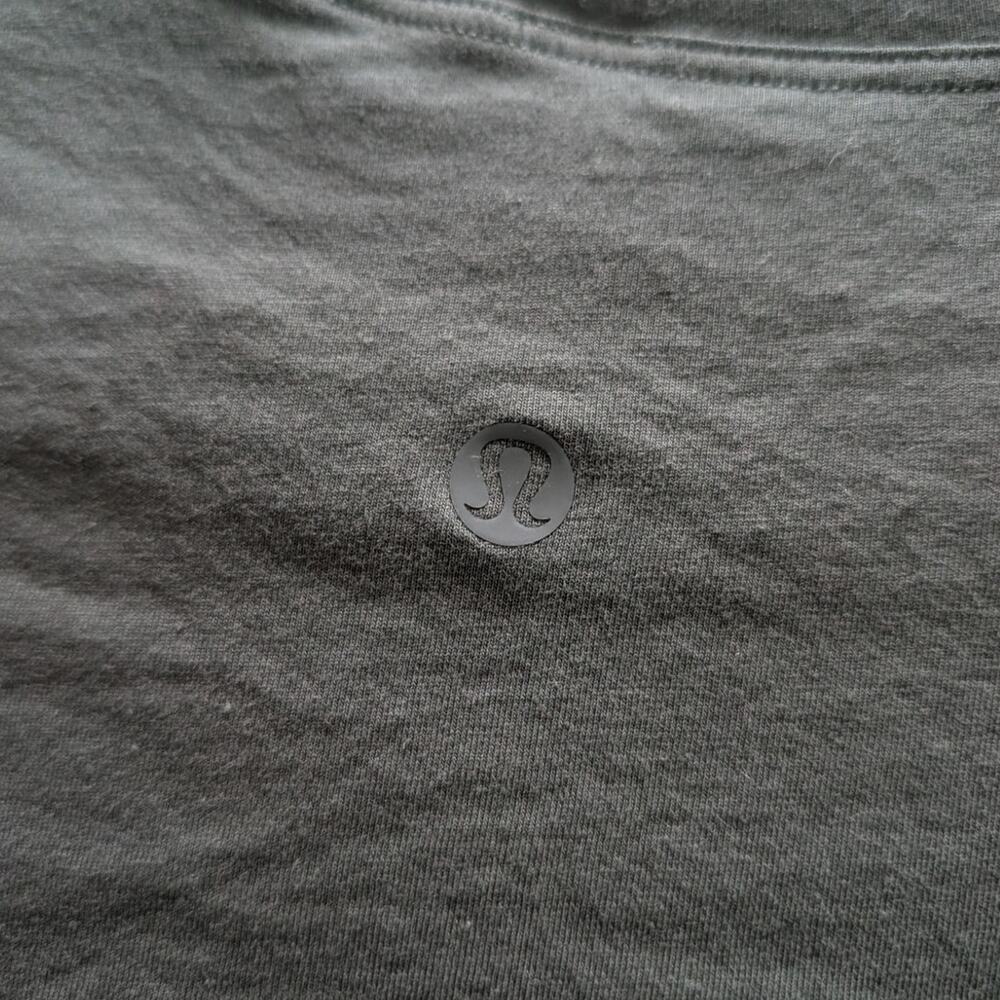 Lululemon Green Cropped T-shirt Size Large - Picture 3 of 4